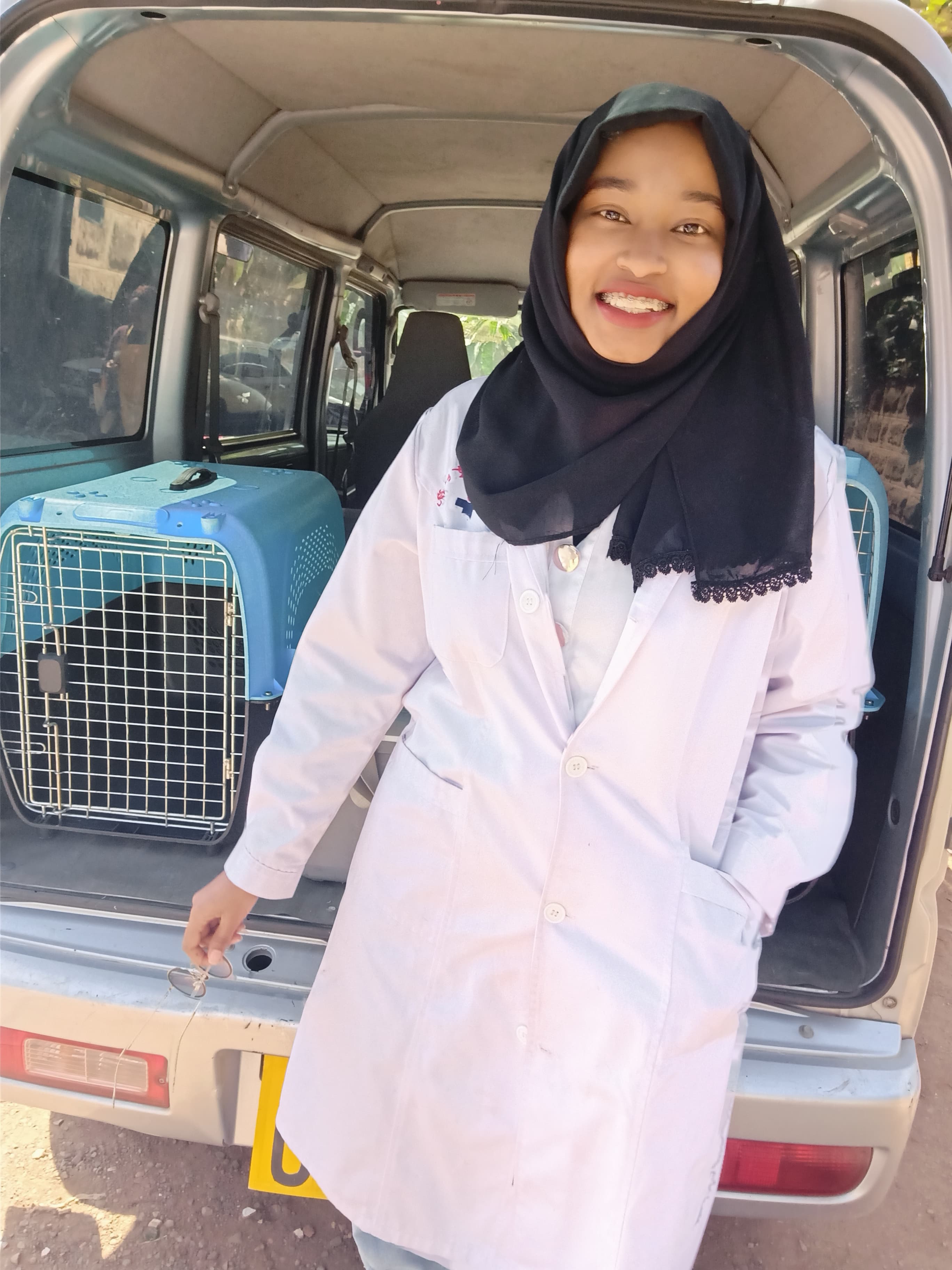 Mobile veterinary unit providing on-site care